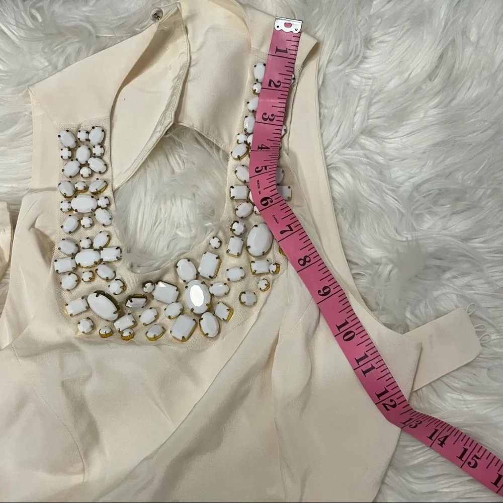 BCBG White Ball Gown w/ statement jewelry & open side slits size 2
